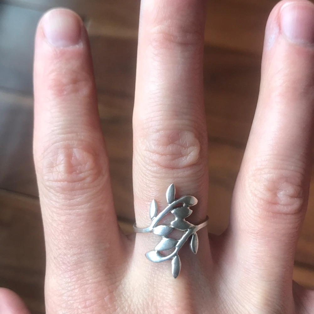 Leaf sterling silver ring